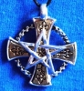 Anhänger-Amulett Gnostisch-keltisches Kreuz mit Pentagramm aus einer Zink Legierung, nickelfrei. Mit Baumwollband incl. Verschluss. Preis: 9,99 € Hier: Kreuz mit Pentagramm. Anhänger ca. 3 cm Durchmesser.